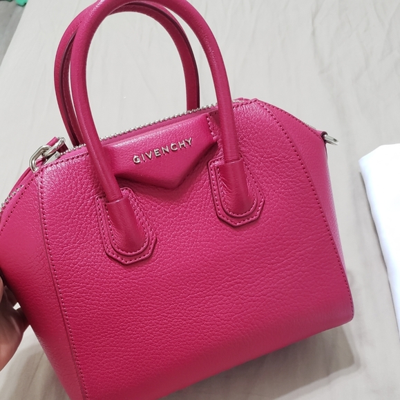 100% Authentic Givenchy Antigona Mini Fuschia crossbody bag - Picture 4 of 10